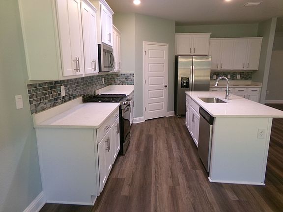 4th image of 26891 Port Washington Ln