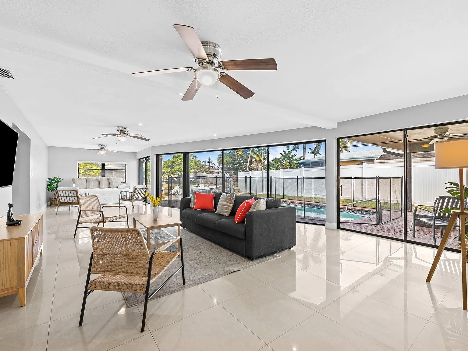 3 bed, 2.0 bath, 1875 sqft, $6,125 — Photo 1