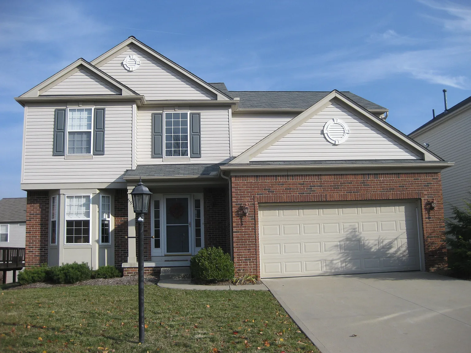 597 Andover Cir photo 1