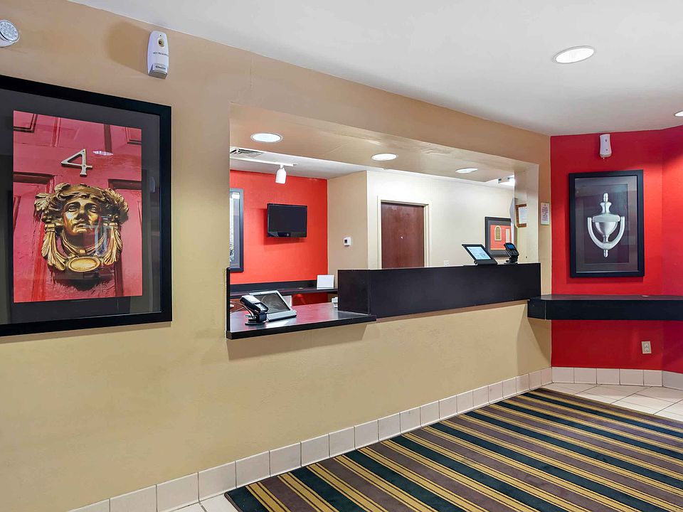 Lobby and Guest Check-in