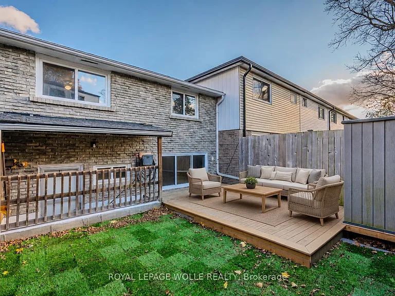 550 Parkview Cres — Photo 21