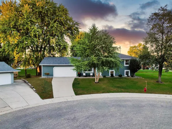 921 Oriole Dr, Apple Valley, MN 55124