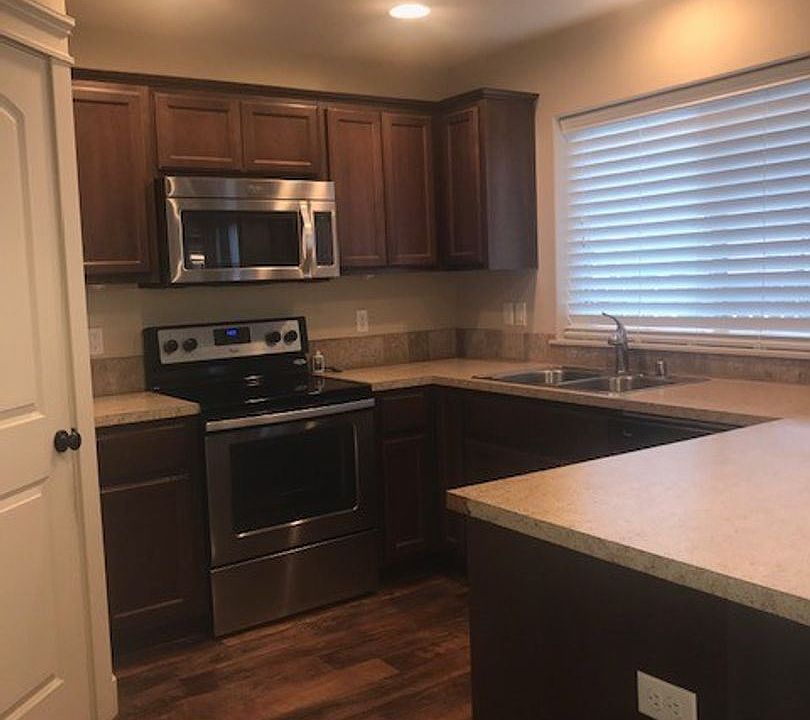 1st image of 3112 NE 120th Ct