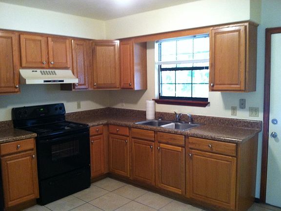 2nd image of 1225 Cross Creek Cir