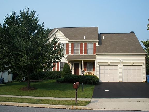 Professionally-Landscaped Grounds!