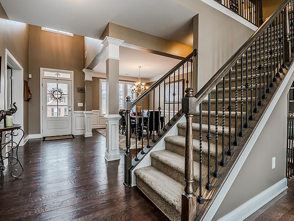 Entry foyer with hardwoods