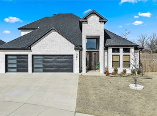 381 Rainforest Loop, Centerton, AR 72719
