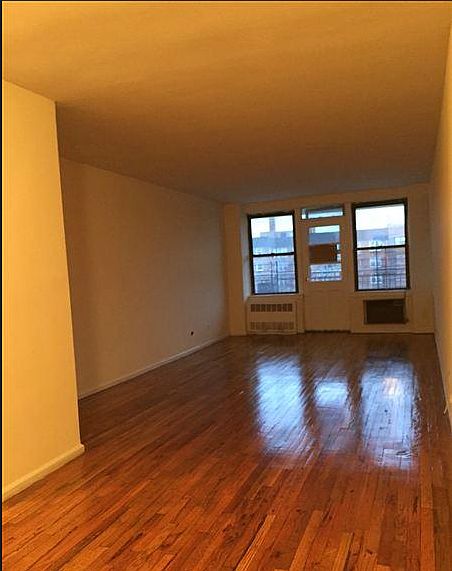 2nd image of 540 Ocean Pkwy APT 4D
