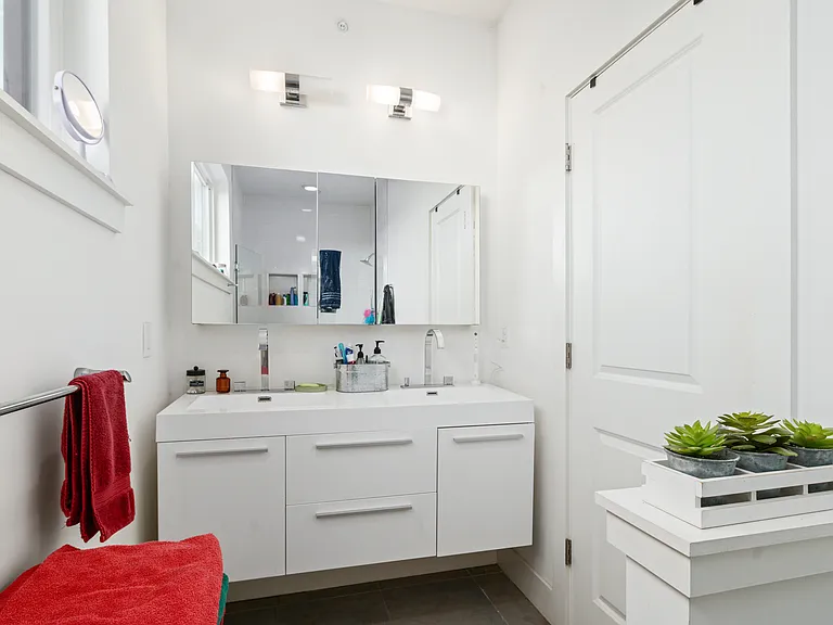 1822 Earp St — Photo 10
