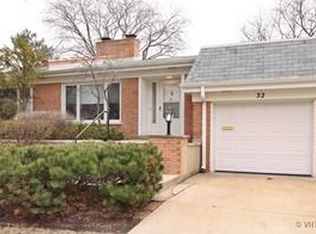 32 S Regency Ct E, Arlington Heights, IL 60004