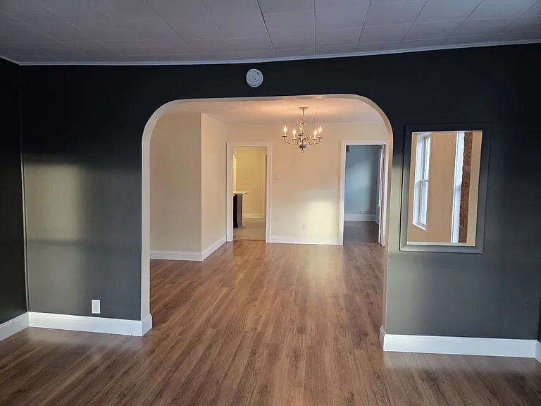669 Pawling Ave #3 — Photo 10