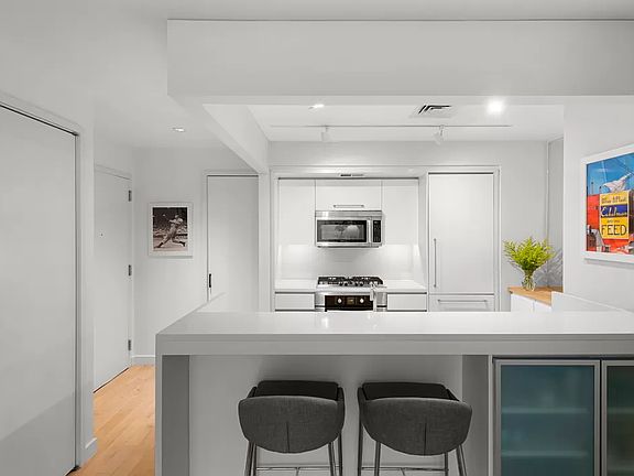 3rd image of 50 Franklin St APT 11A