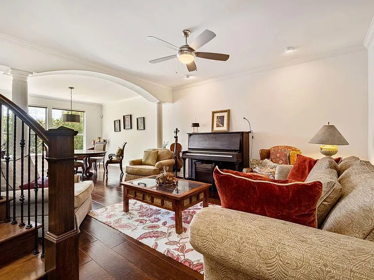 5511 Courtyard Dr — Photo 33