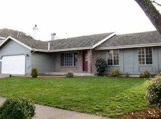 2122 Cosmoledo St, Eugene, OR 97402