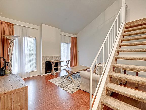 3rd image of 10811 Richmond Ave APT 9