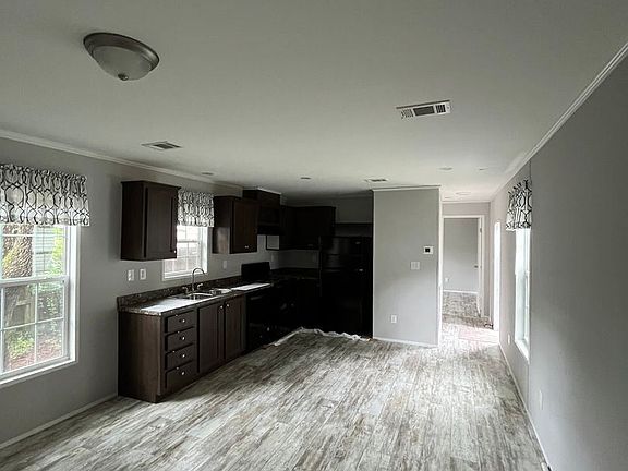 2nd image of 703 Green St Lot B