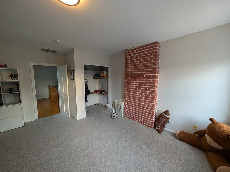 Bedroom 2 (3rd Floor)