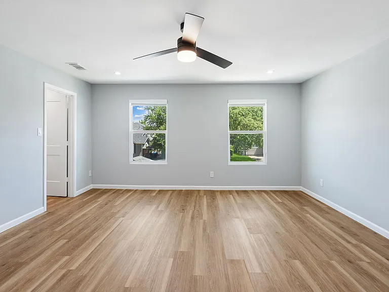 2728 Livingston Ave — Photo 37