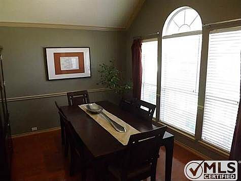 3rd image of 2111 Vista Ct