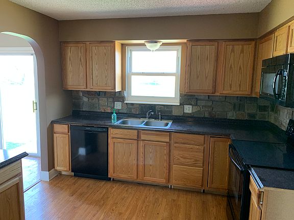 4th image of 4913 NW Pennington Ln