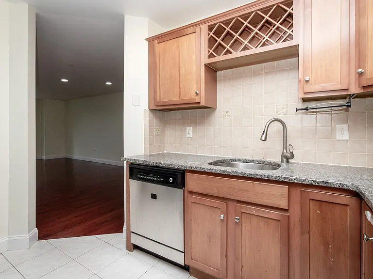 120 Wyllis Ave #319 — Photo 12