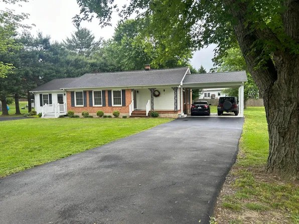 923 McCulloch St, Glasgow, VA 24555