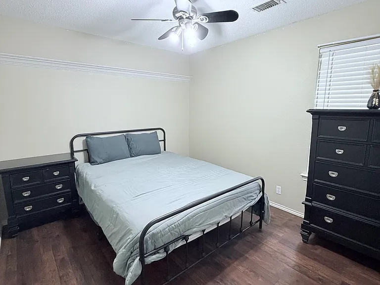 8716 Cornell Ave — Photo 9