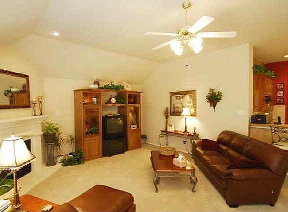 4th image of 10620 Melrose Ln
