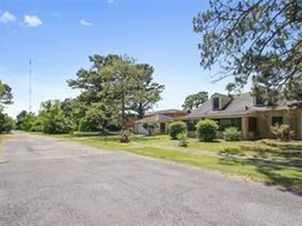 708 Bordenave St, Gretna, LA 70056