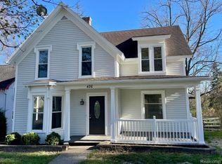 426 E Saint Clair St, Almont, MI 48003