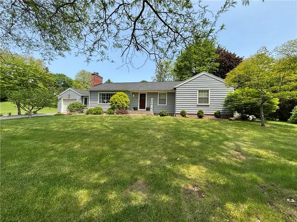 46 Dickerson St, Lyons, NY 14489