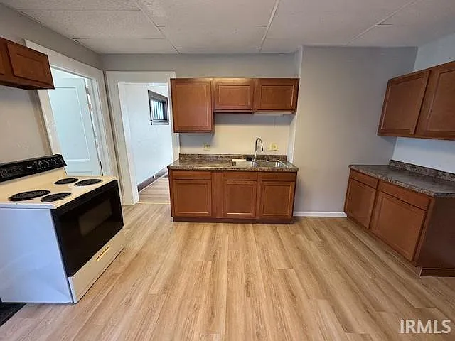 304 N Hackley St — Photo 11