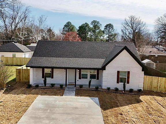 3rd image of 113 Walnut St