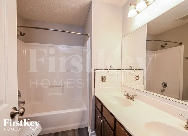 6240 Eagle Lake Dr — Photo 14