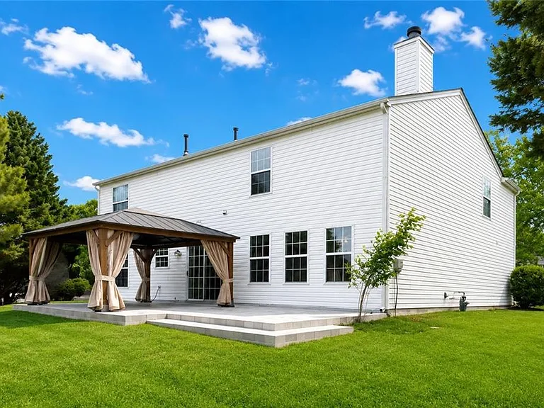 405 Plantation Way — Photo 37