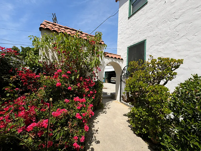 1237 E Santa Clara St — Photo 22
