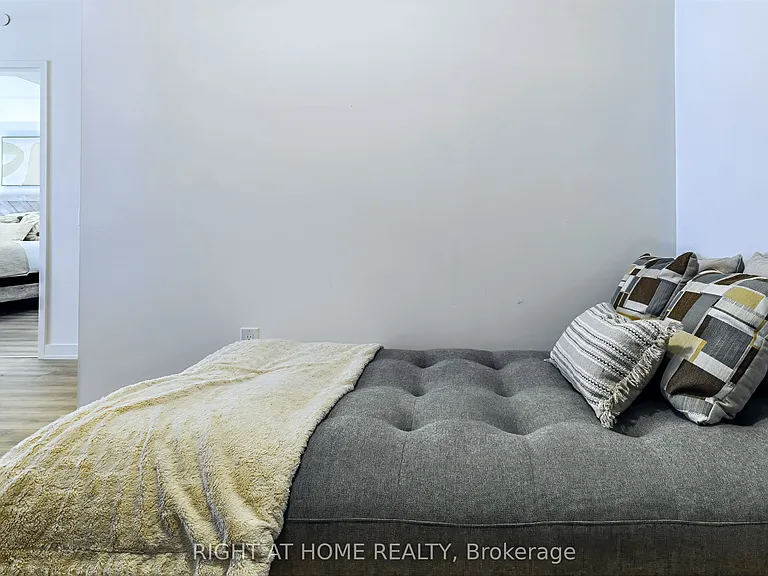 634 Church St #1401 — Photo 18