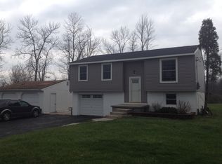5459 Oakwood Dr, North Tonawanda, NY 14120