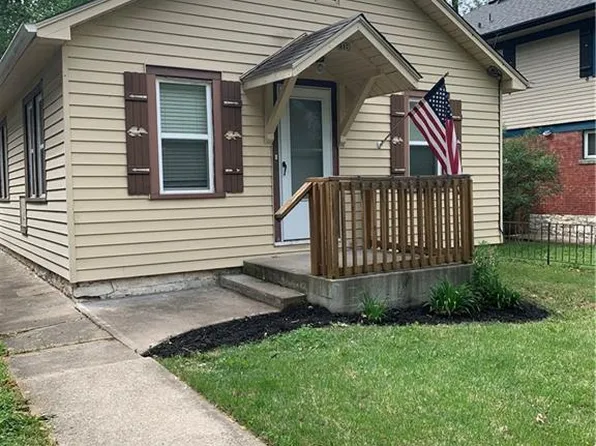 217 Pine St, Leavenworth, KS 66048