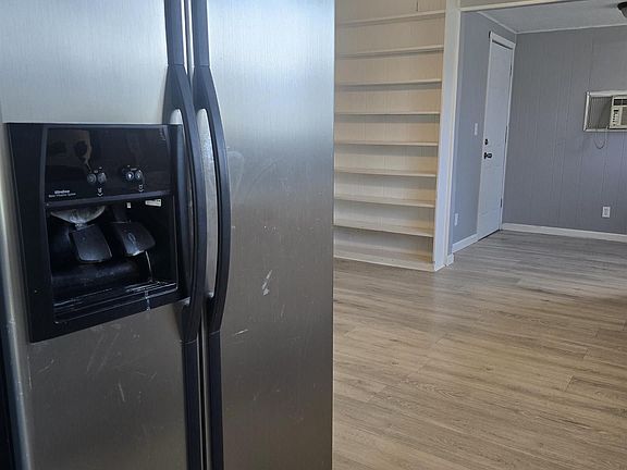 4th image of 1051 Almo Ave