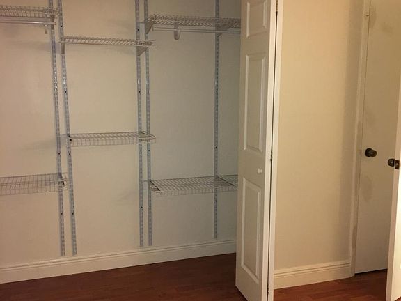 5th image of 10423 N Kendall Dr