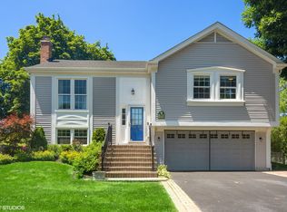 1535 W Richmond St, Arlington Heights, IL 60004