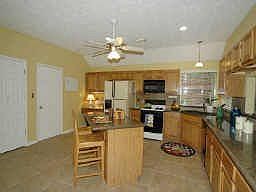 3rd image of 1104 Woodchase Dr