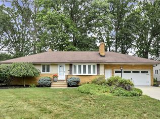 25118 Carey Ln, North Olmsted, OH 44070