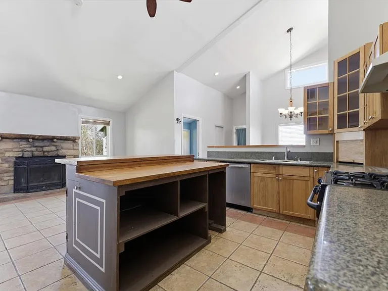 13237 E Ave W #8 — Photo 7