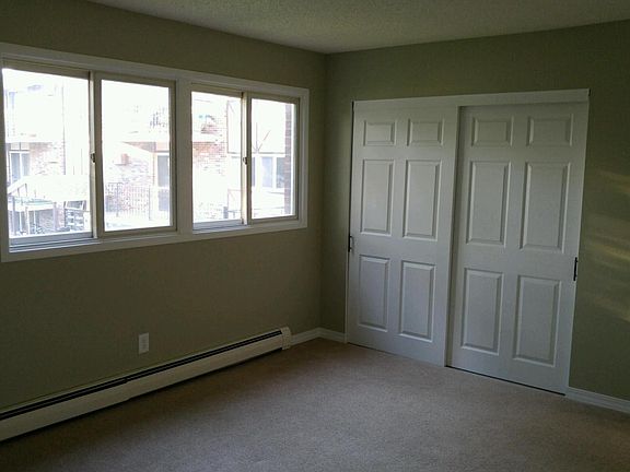 Larger bedroom with west windows