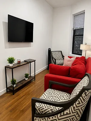 Living room, photo 1