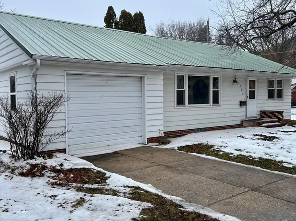320 1st St NW, Clarion, IA 50525