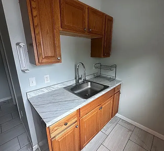 842 Congress Ave #3 — Photo 18
