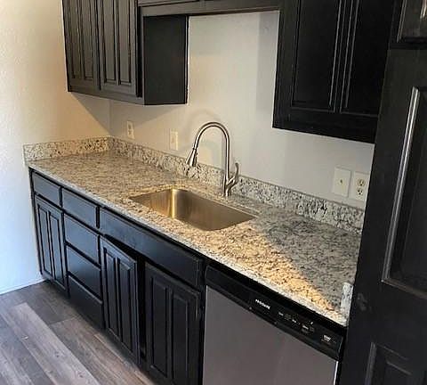 3rd image of 1131 Pleasant Valley Ln